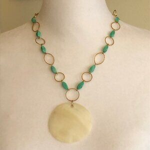 AVON Mother of Pearl Round Disc Turquoise Bead Gold Chain Necklace Vinta…